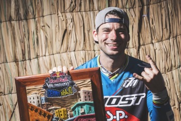 Tomáš Slavík, první vítězství, Red Bull Cerro Abajo Valparaíso, 2017